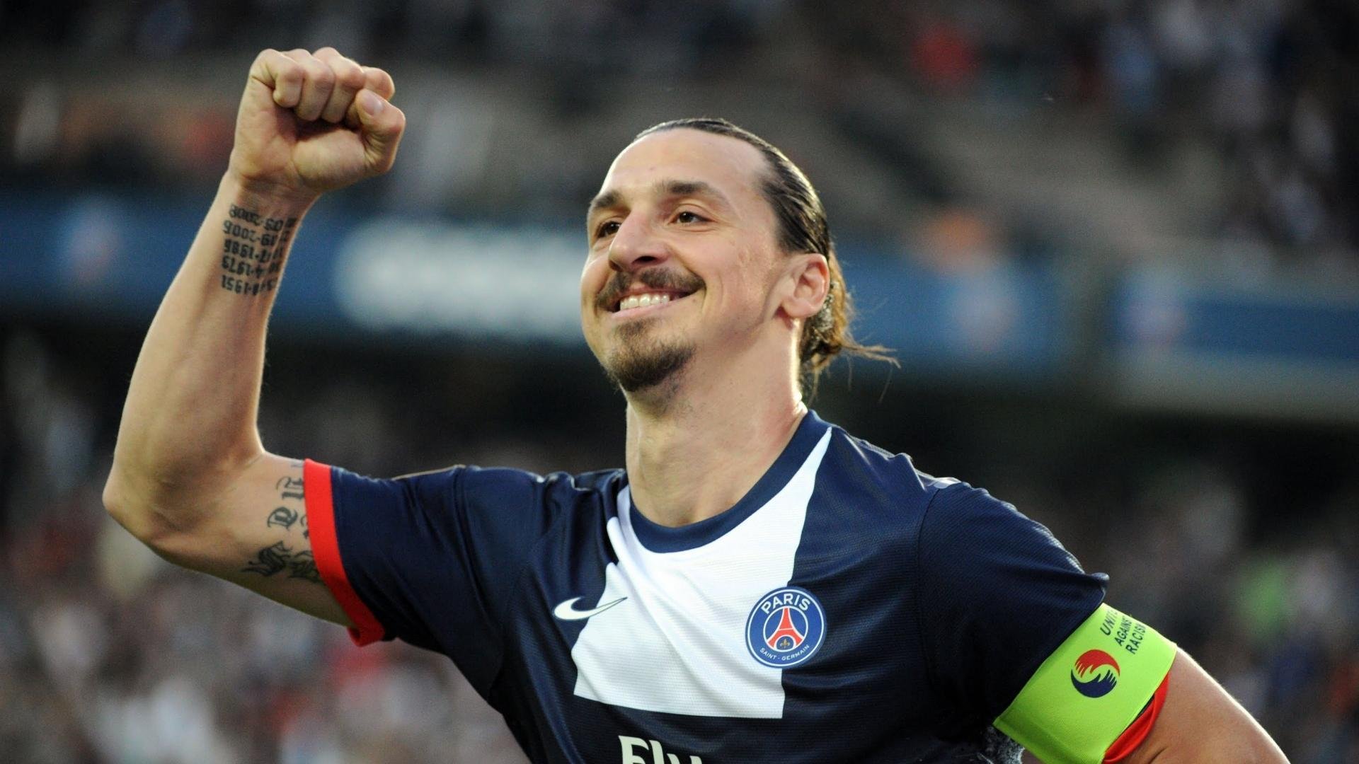 掘金翻盘步行者，系列赛焦点战中约基奇双手暴扣点燃全场，掘金队约基奇之前的中锋